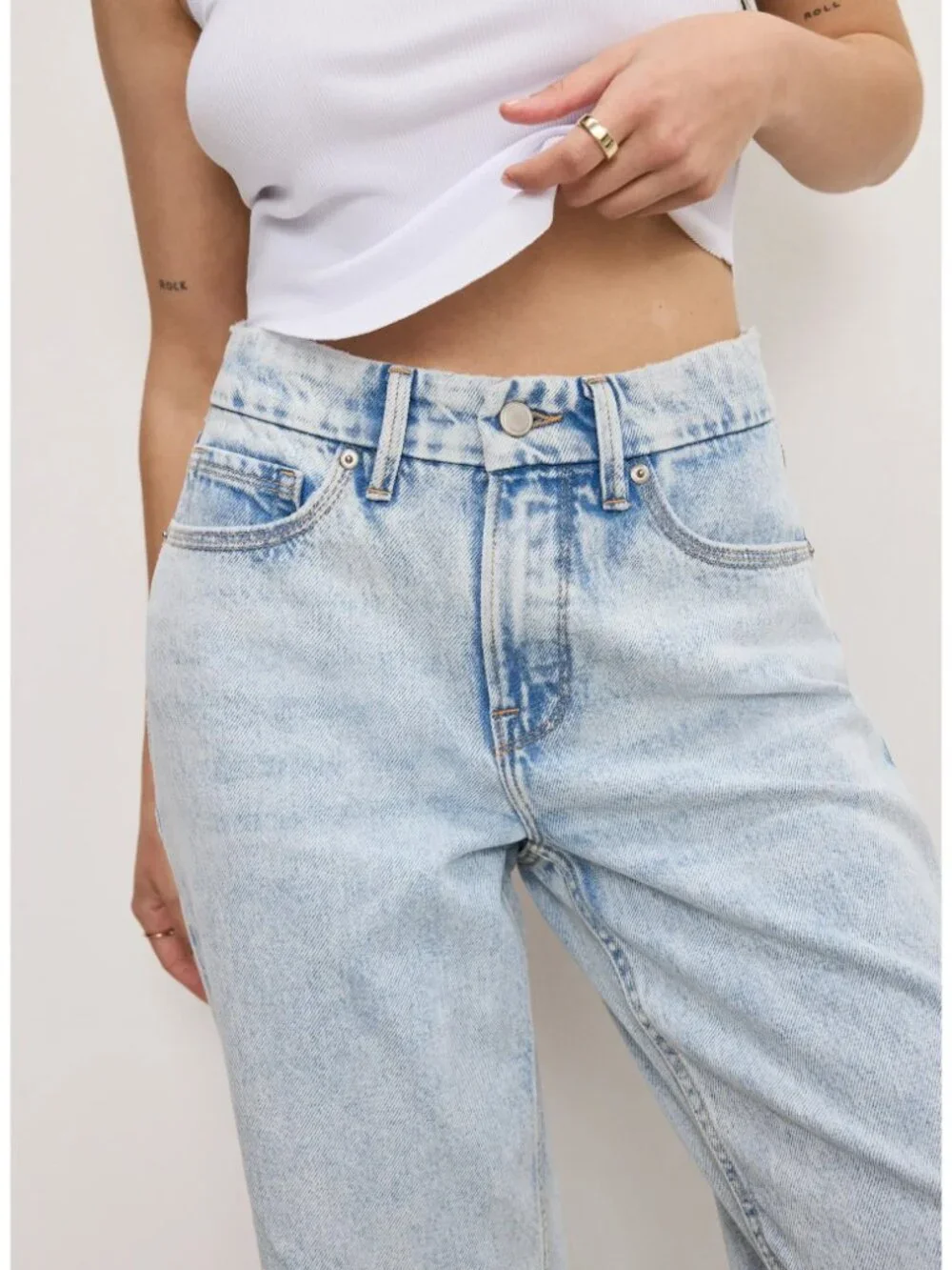GOOD AMERICAN Good 'Petite 90s Ripped Straight Leg Jeans in Blue